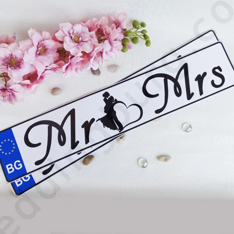 Укарса за автомобил - Стикери за номерата на колата с надпис MR. &amp; MRS., модел TK21